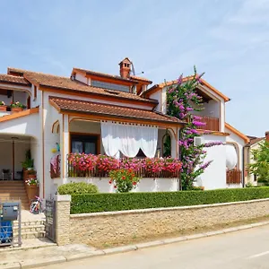 https://apartments-exotica.in-istria.net